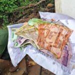 பேரிடர் சிதைத்த வீட்டில் கிடைத்த பணக்குவியல்!!