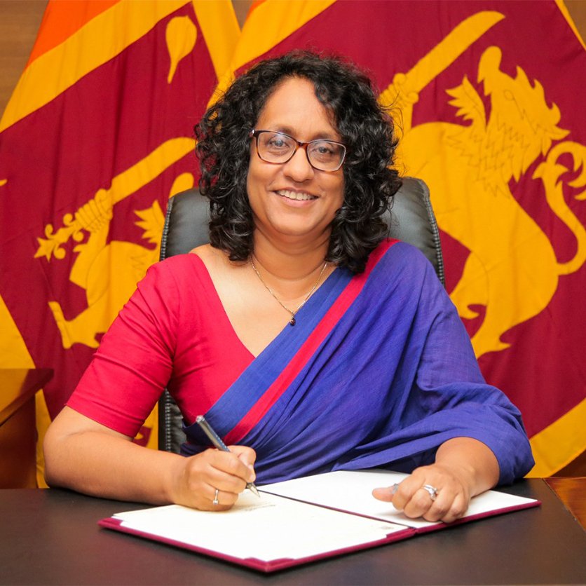 பாடசாலை பாடத்திட்டங்களில் இணையதள இணைப்புகளை நீக்கத் தீர்மானம் – பிரதமர்