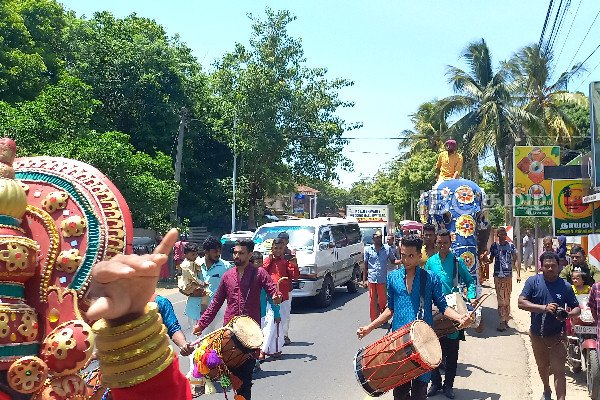 யாழில் அடிதடியில் முடிந்த பூப்புனித நீராட்டு விழா