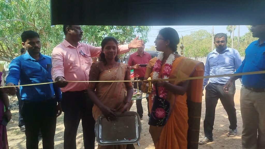 புத்தாண்டை முன்னிட்டு வடமராட்சி கிழக்கில் வர்த்தகச் சந்தை!!