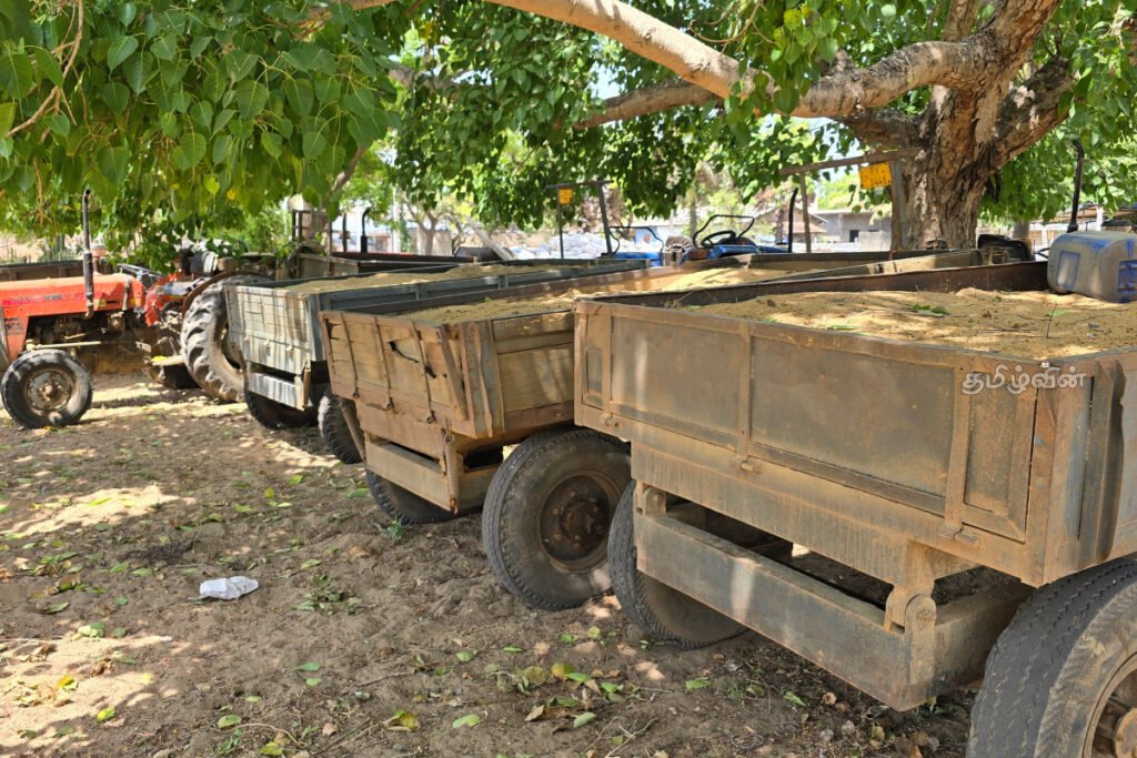 சட்டவிரோதமாக மணல் அகழ்வில் ஈடுபட்ட சாரதிகள் கைது!!