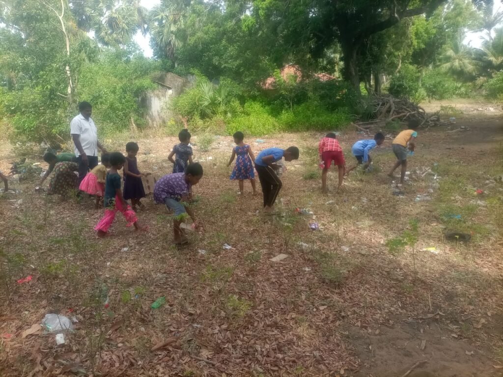 டெங்கு அபாயம் – தடயம் அறிவுச் சோலை வளாகத்தில் துப்பரவு பணி!!