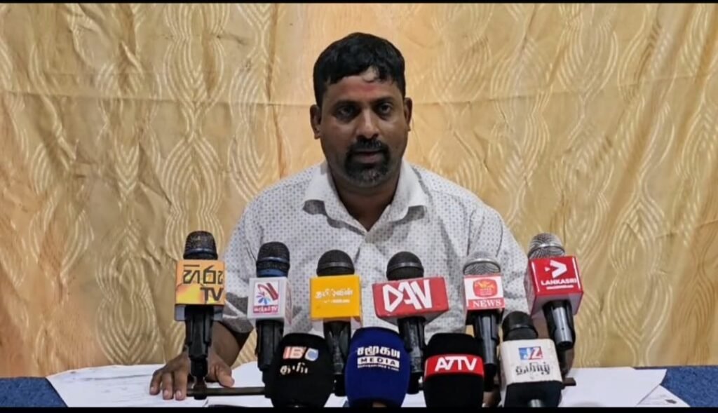 விக்டோரியா கல்லூரி நிர்வாகத்தில் ஊழல் மோசடி – ஆதாரங்களுடன் அம்பலப்படுத்திய பழைய மாணவன்!!