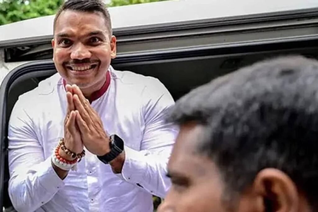 நாமலின் அரசியல் நகர்வு – வெளியாகும் பின்னணி!!