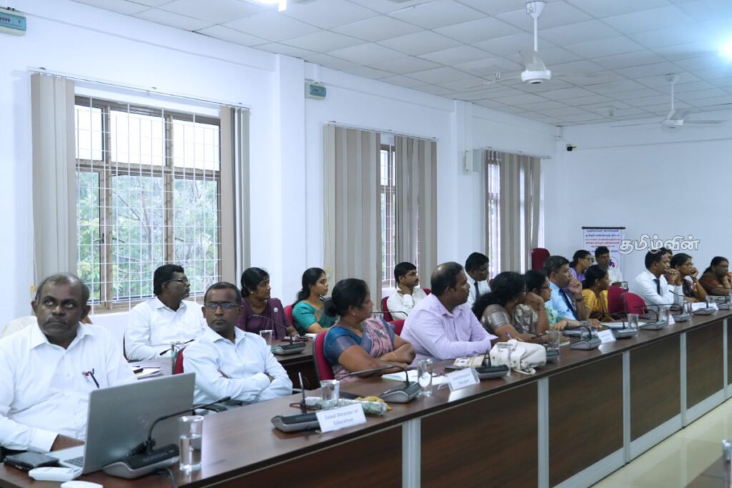 பத்தில் ஒருவருக்கு கண் பார்வை குறைபாடு – தரம் ஒன்று மாணவர்களின் நிலைமை!!